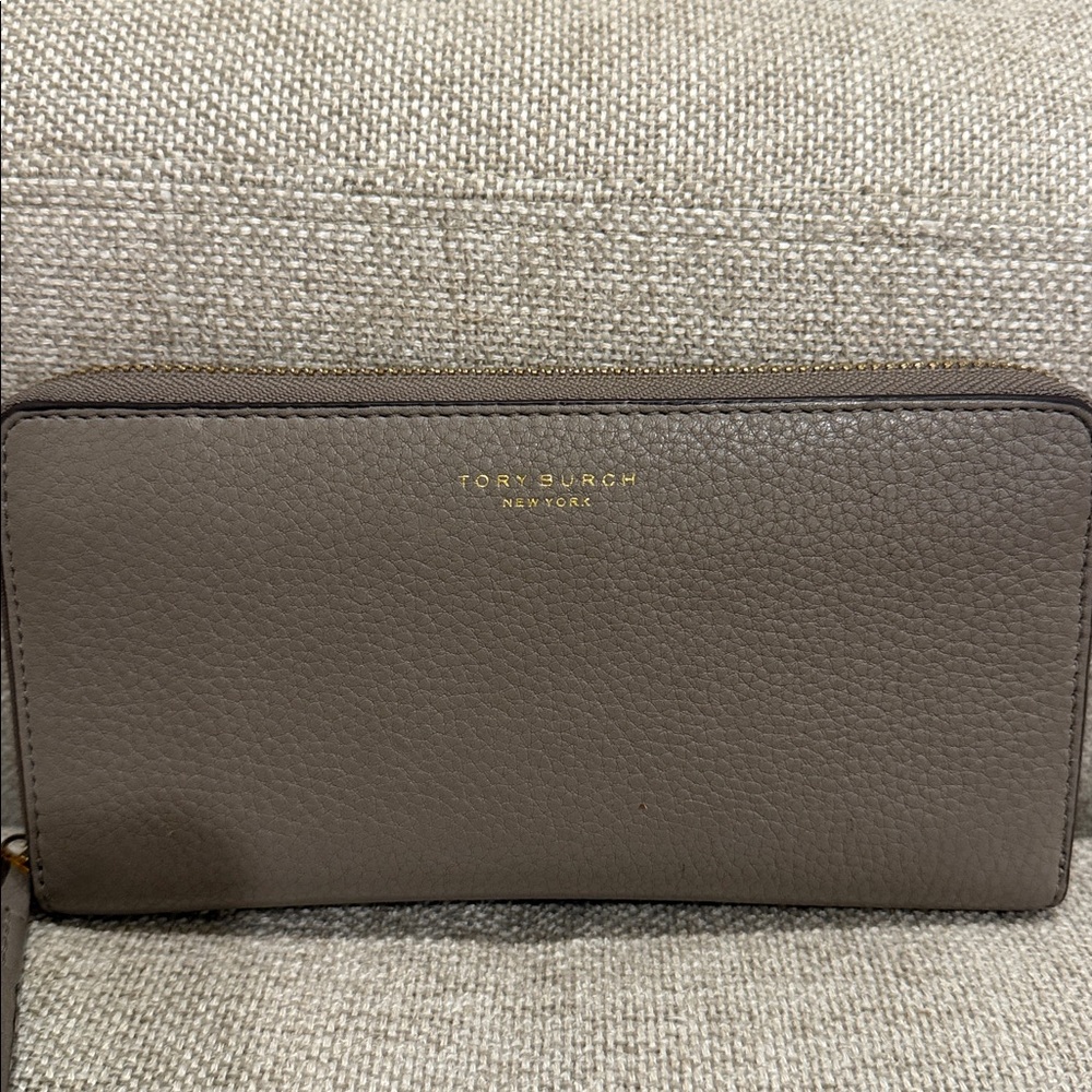 Tory Burch Gray Leather Wallet, NWOT